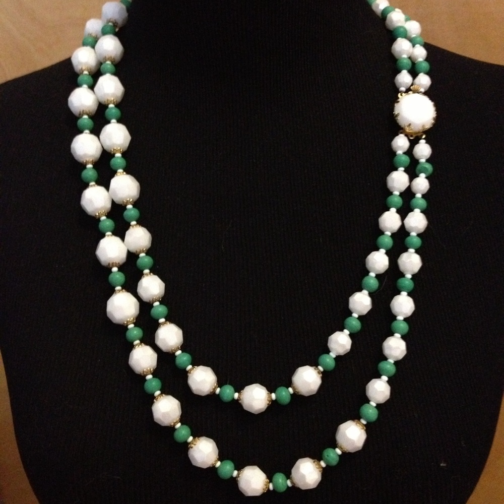 COPY - Vintage 1950's beaded necklace double stra…